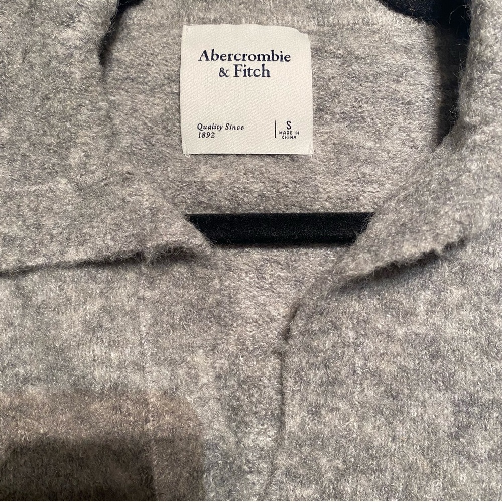 Wool grey collared sweater